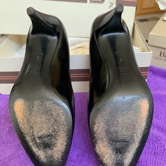 Vintage Bruno Magli Heels Bl patent/ Gold  7A/AA - Picture 4 of 7